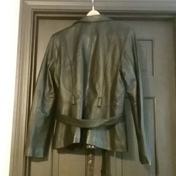 Women's leather jacket - Picture 2 of 3